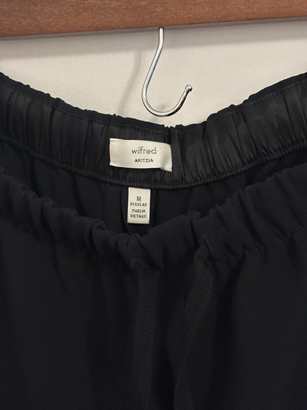 Aritzia WILFRED The Lodge Pant - Crepette | Black | Size Medium - Picture 5 of 6